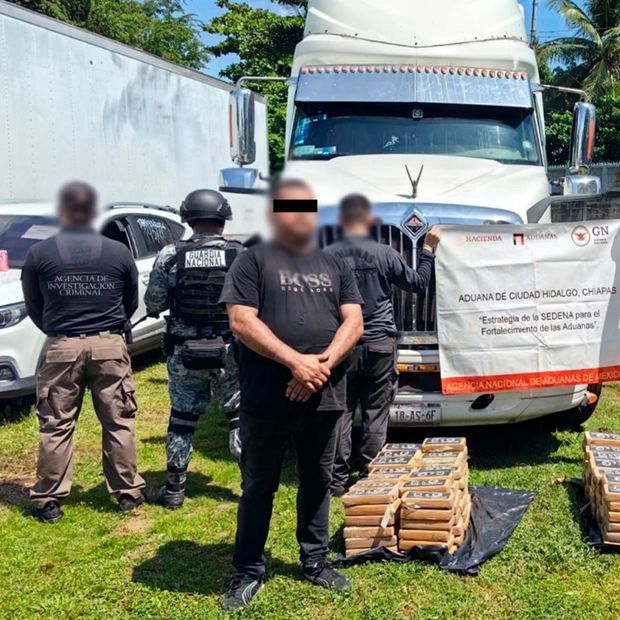 Aseguran 171 Kilos de Cocaína Ocultos en Tanques de Combustible de Tractocamión en Chiapas